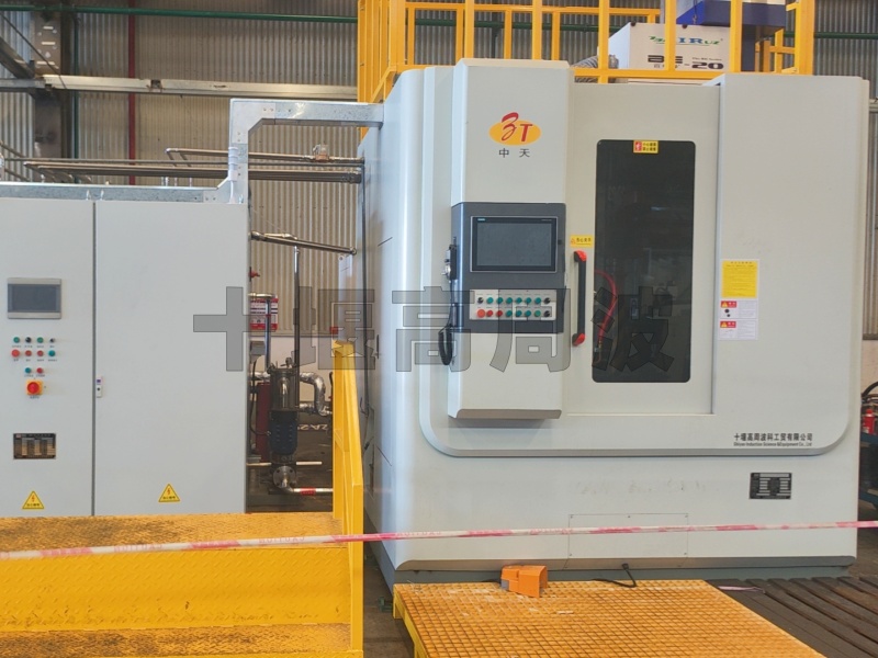 支重輪、托鏈輪淬火機床